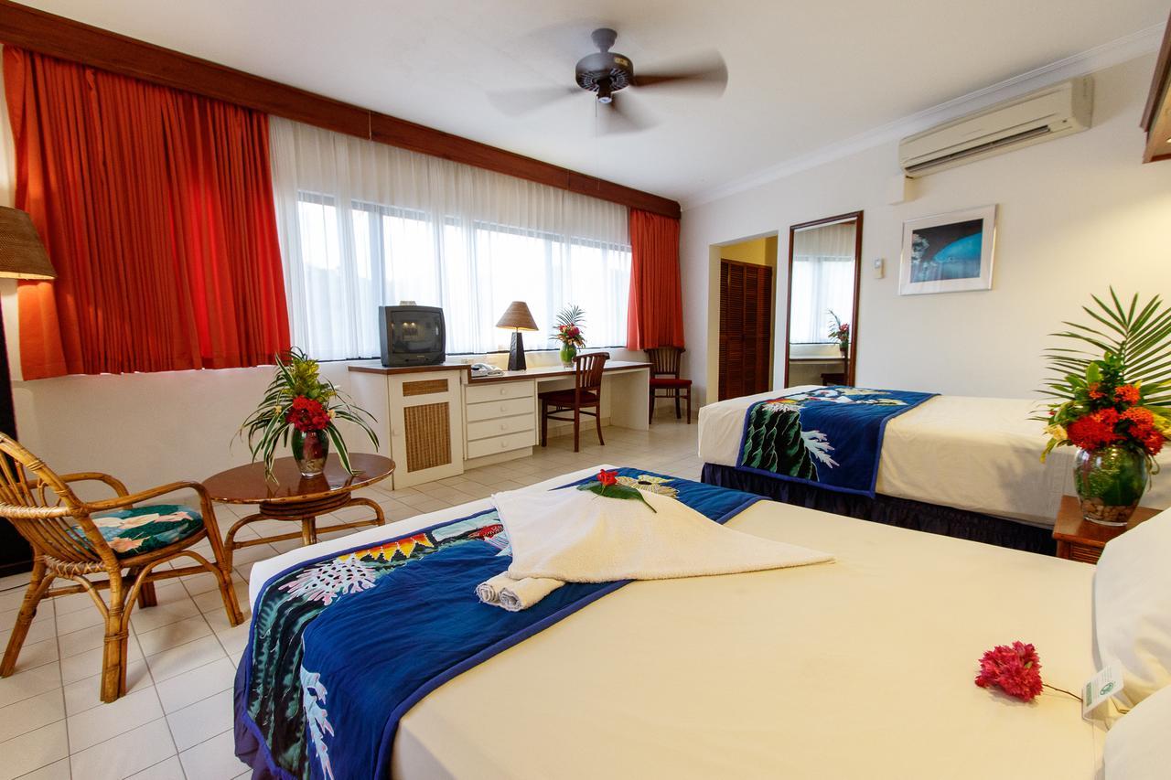 Manta Ray Bay Resort Колониа Экстерьер фото